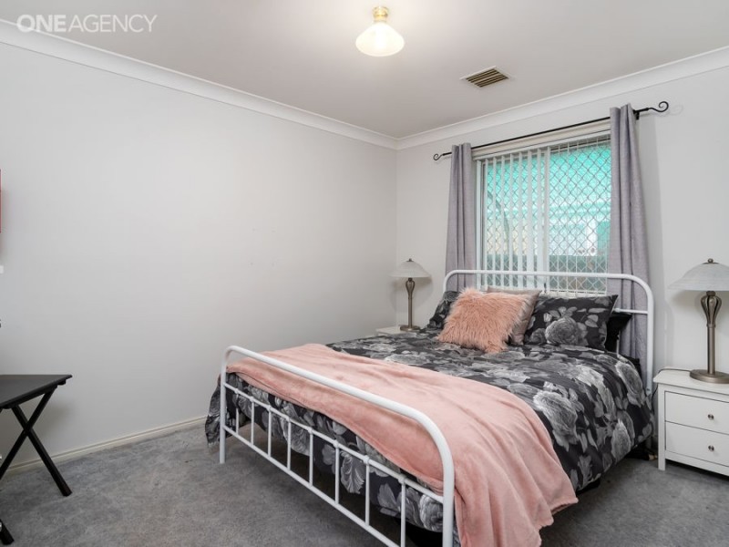 40 Fay Avenue, Kooringal NSW 2650