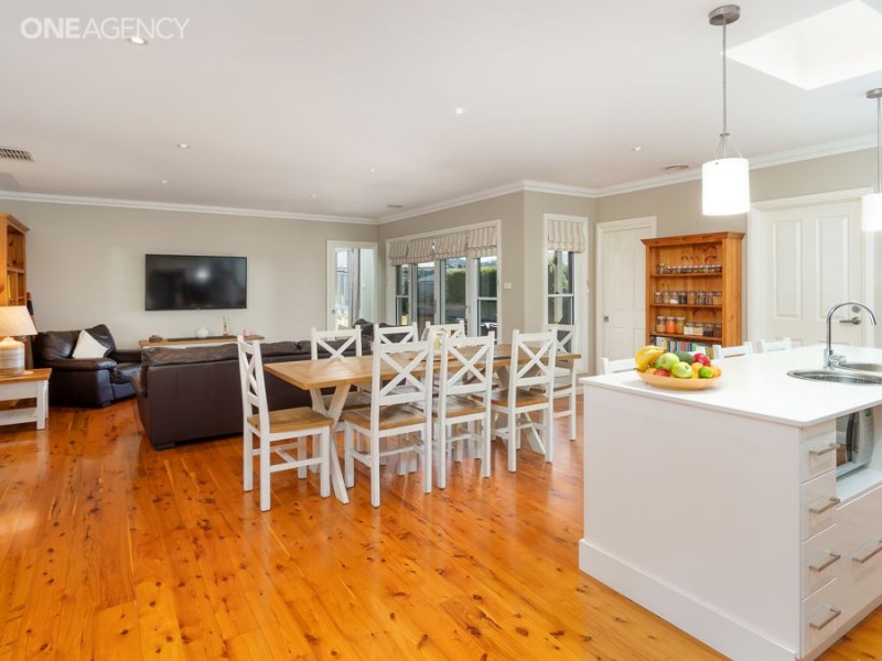 18 Wellington Avenue, Tatton NSW 2650