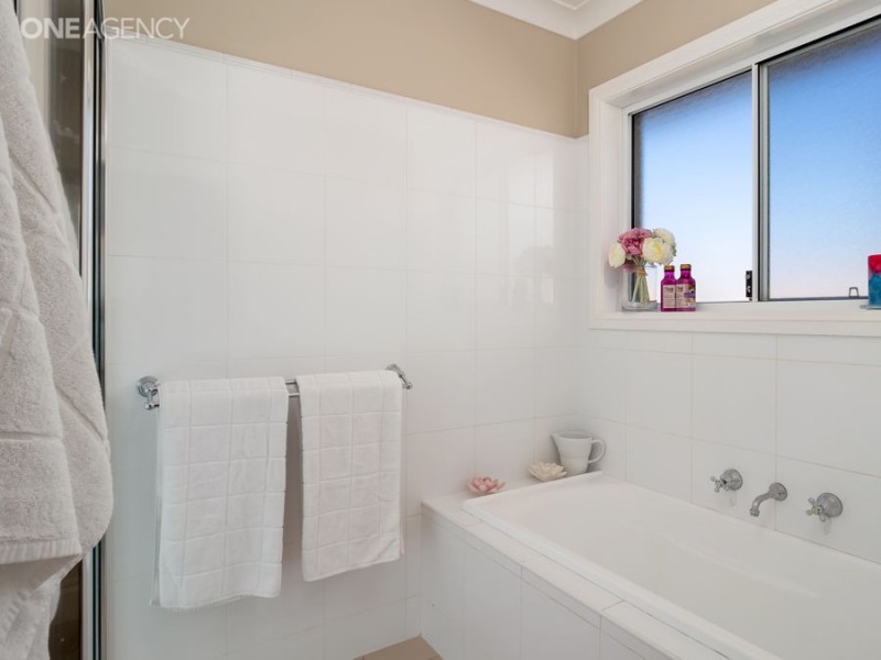 18 Wellington Avenue, Tatton NSW 2650