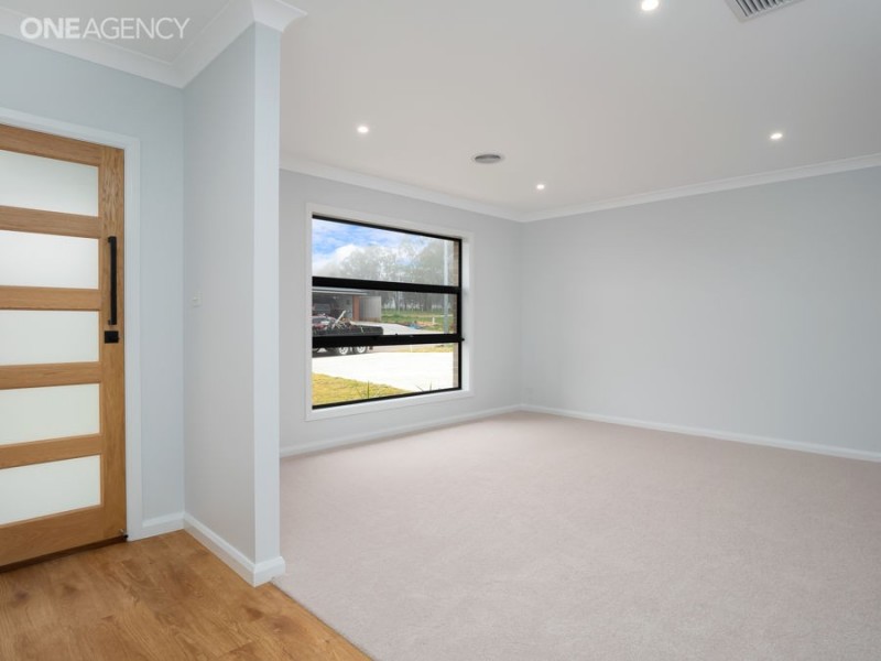 3 Yenda Avenue, Gobbagombalin NSW 2650