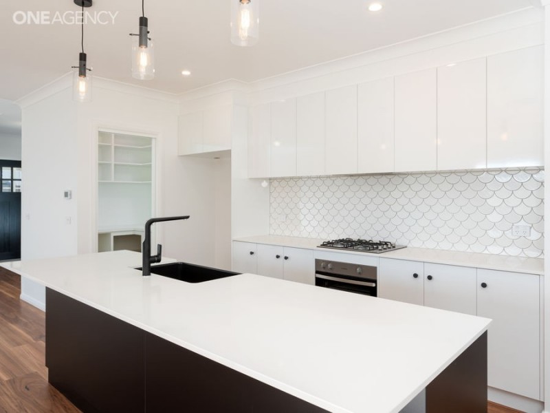 6 Wallaby Street, Gobbagombalin NSW 2650