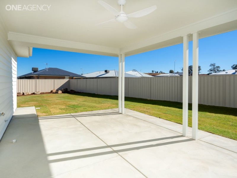 6 Wallaby Street, Gobbagombalin NSW 2650
