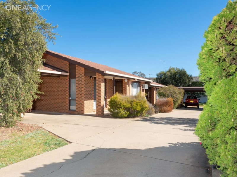 3/2A Joyes Place, Tolland NSW 2650