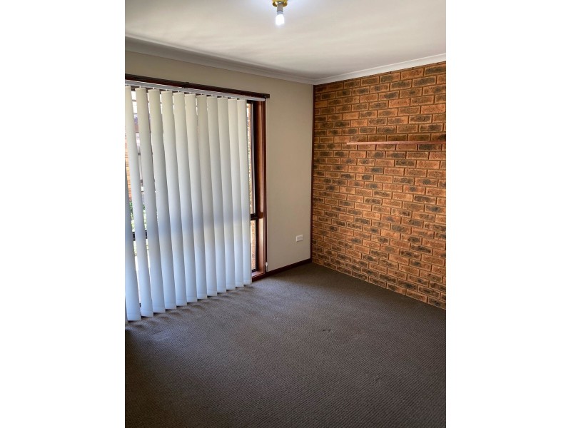 3/2A Joyes Place, Tolland NSW 2650