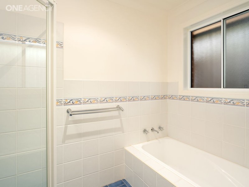 17 Grampian Place, Tatton NSW 2650