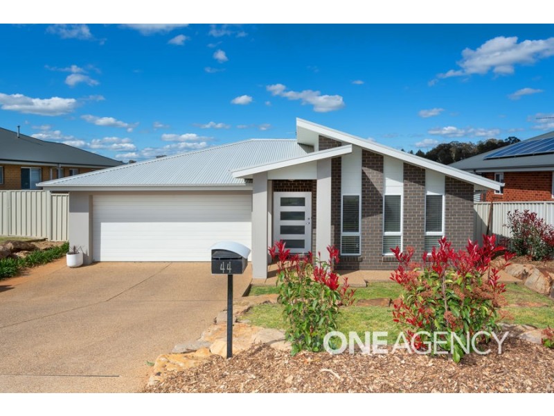 44 Balala Crescent, Bourkelands NSW 2650