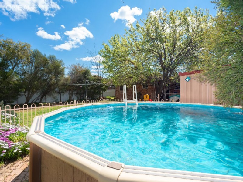 38 Pugsley Avenue, Estella NSW 2650