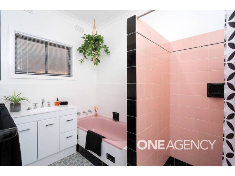 95 Fay Avenue, Kooringal NSW 2650