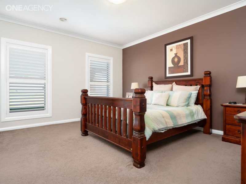 4 Buckley Court, Lake Albert NSW 2650
