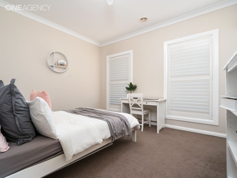 4 Buckley Court, Lake Albert NSW 2650