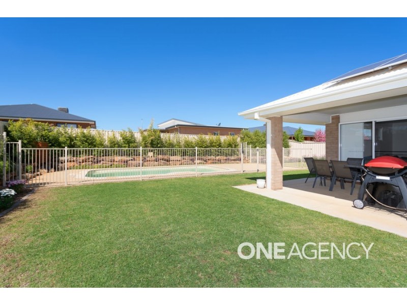 31 Barmedman Avenue, Gobbagombalin NSW 2650