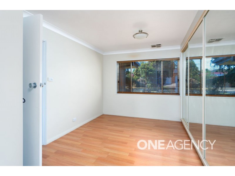 4 Paisley Street, Lake Albert NSW 2650
