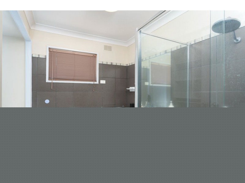 4 Paisley Street, Lake Albert NSW 2650