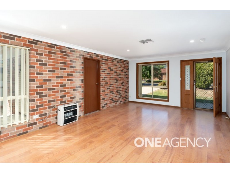 50 Karoom Drive, Glenfield Park NSW 2650