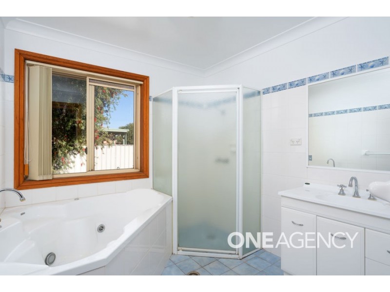 50 Karoom Drive, Glenfield Park NSW 2650