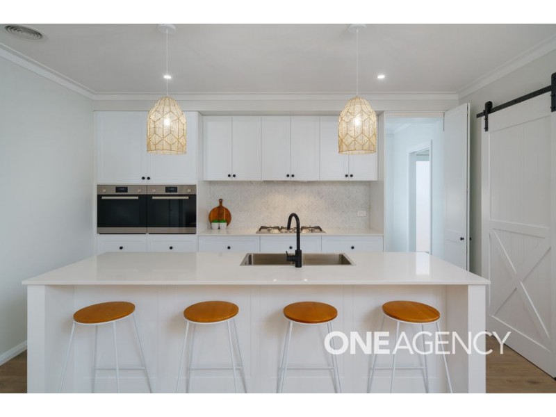 10 Wallaby Street, Gobbagombalin NSW 2650