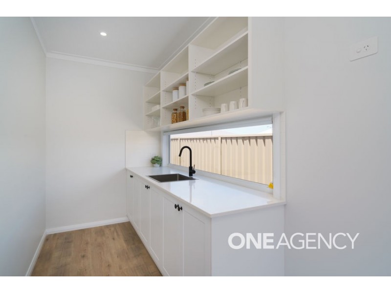10 Wallaby Street, Gobbagombalin NSW 2650
