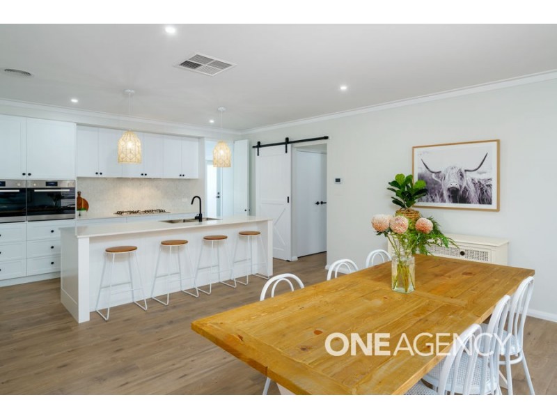 10 Wallaby Street, Gobbagombalin NSW 2650