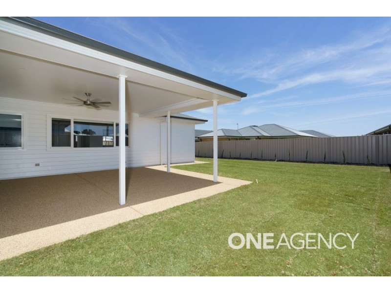 10 Wallaby Street, Gobbagombalin NSW 2650