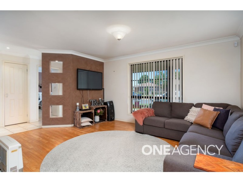 2/1 WOOMERA PLACE, Glenfield Park NSW 2650