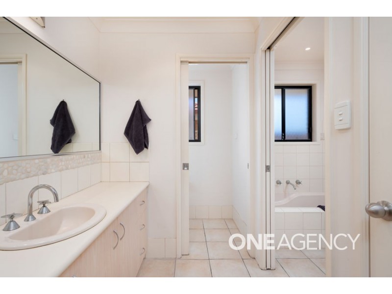 2/1 WOOMERA PLACE, Glenfield Park NSW 2650