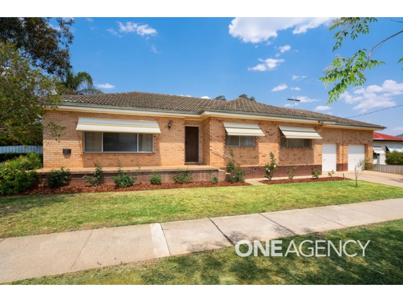 22 Mathoura Avenue, Mount Austin NSW 2650