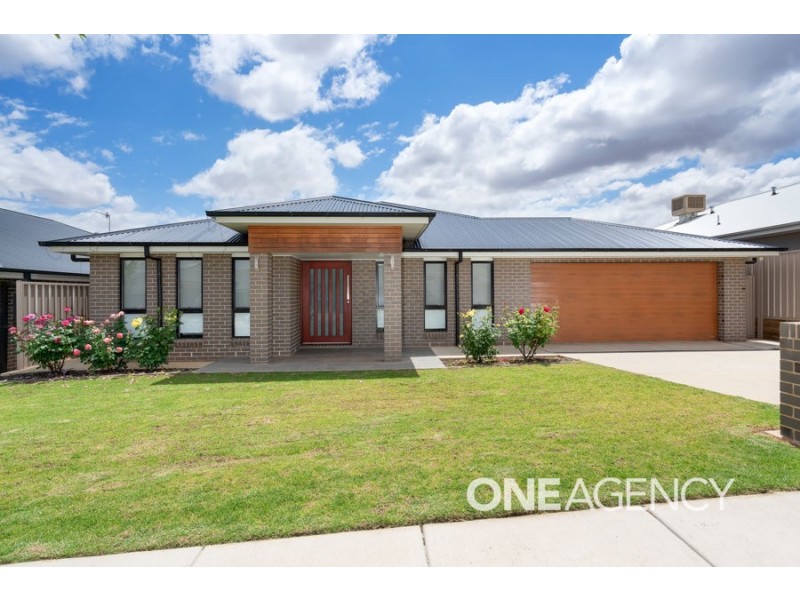 18 Darcy Drive, Boorooma NSW 2650