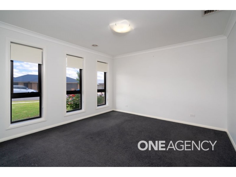 18 Darcy Drive, Boorooma NSW 2650