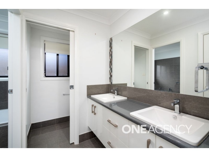 18 Darcy Drive, Boorooma NSW 2650