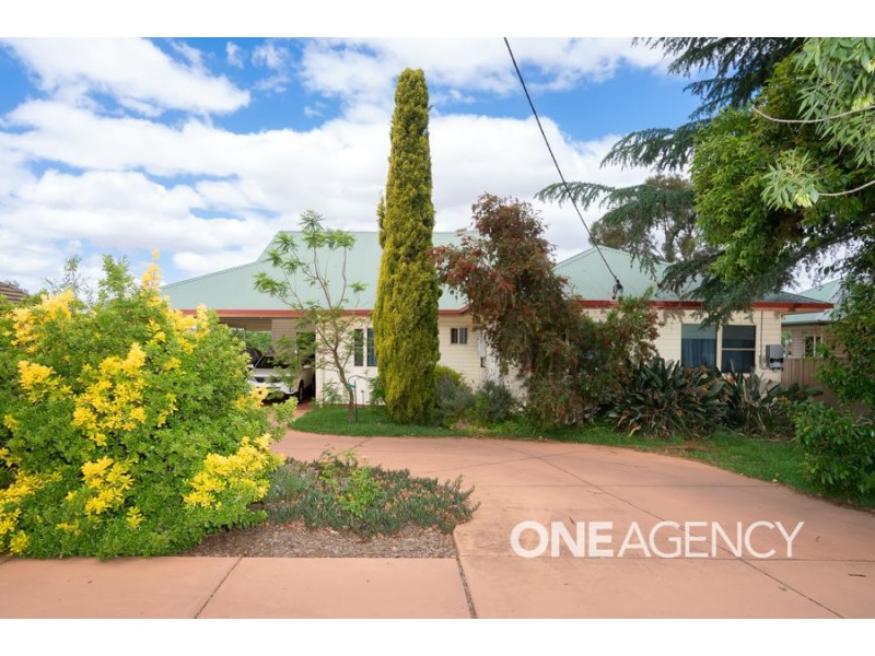 331 Lake Albert Road, Kooringal NSW 2650