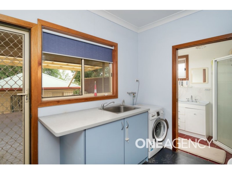 331 Lake Albert Road, Kooringal NSW 2650