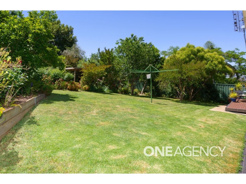 83 Stanley Street, Kooringal NSW 2650