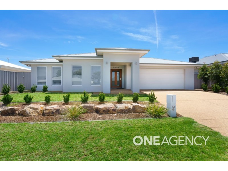 12 Yenda Avenue, Gobbagombalin NSW 2650