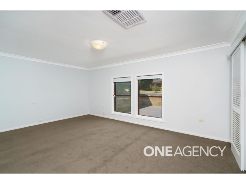 11 COOGAN STREET, Mount Austin NSW 2650
