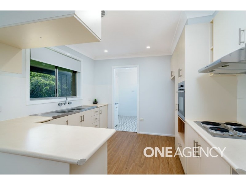 11 COOGAN STREET, Mount Austin NSW 2650
