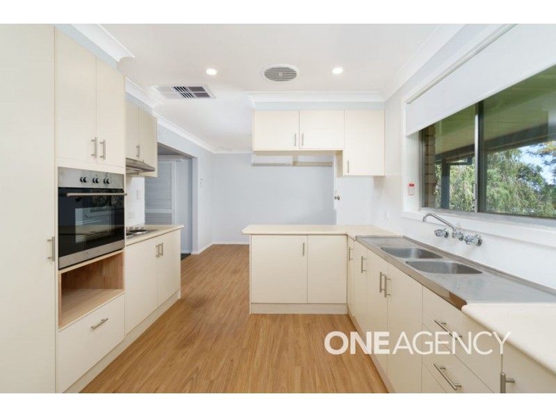 11 COOGAN STREET, Mount Austin NSW 2650