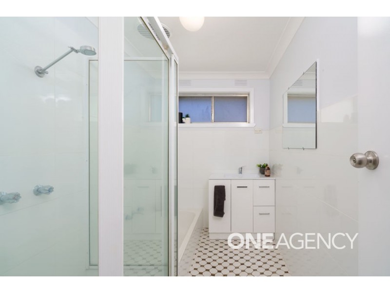 11 COOGAN STREET, Mount Austin NSW 2650