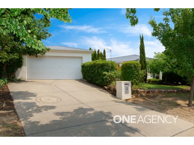 14 Clipper Way, Estella NSW 2650