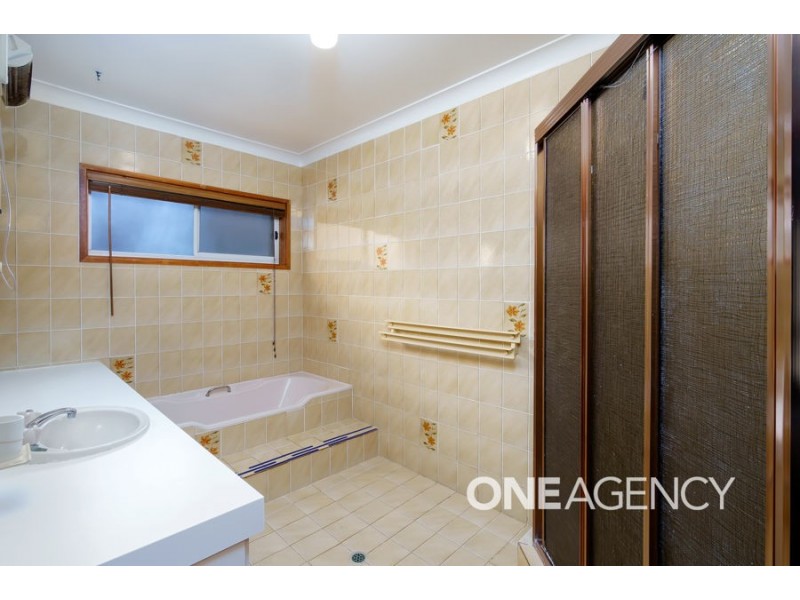 9 Amsterdam Crescent, Tolland NSW 2650