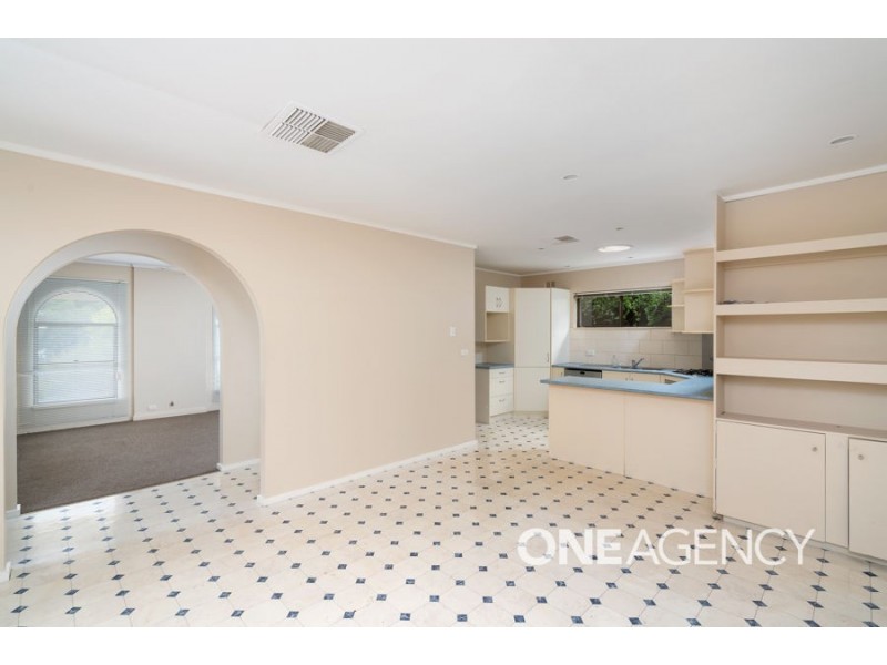 48 Wilks Avenue, Kooringal NSW 2650