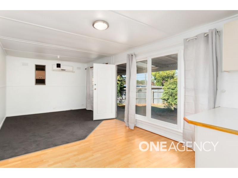 19 Cochrane Street, Kooringal NSW 2650