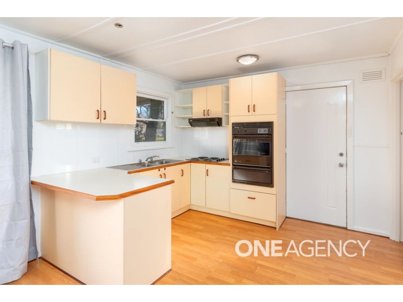 19 Cochrane Street, Kooringal NSW 2650