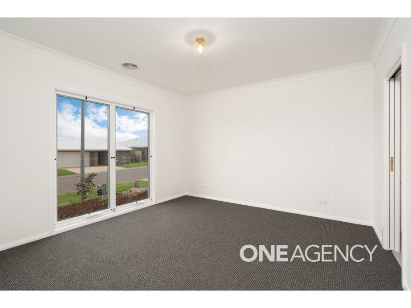 27 Mugga Street, Gobbagombalin NSW 2650