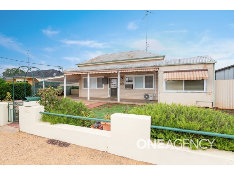 90 Drummond Street, Lockhart NSW 2656