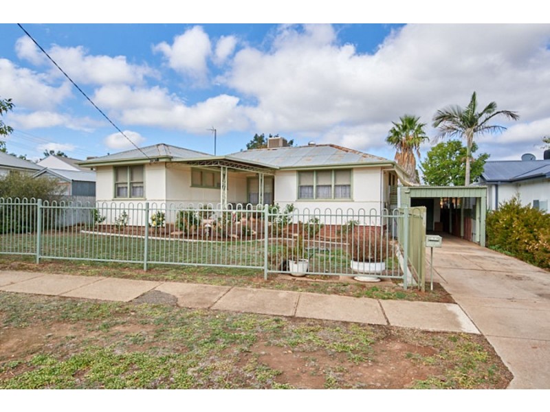 19 SPOONER AVENUE, Mount Austin NSW 2650
