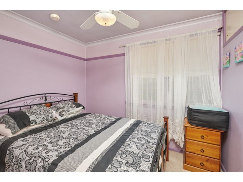 19 SPOONER AVENUE, Mount Austin NSW 2650