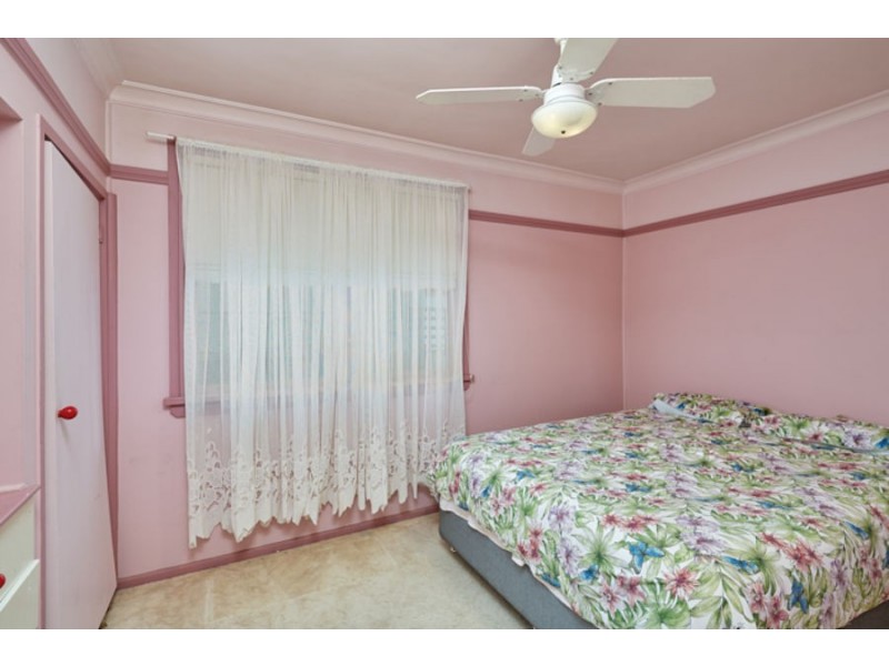 19 SPOONER AVENUE, Mount Austin NSW 2650