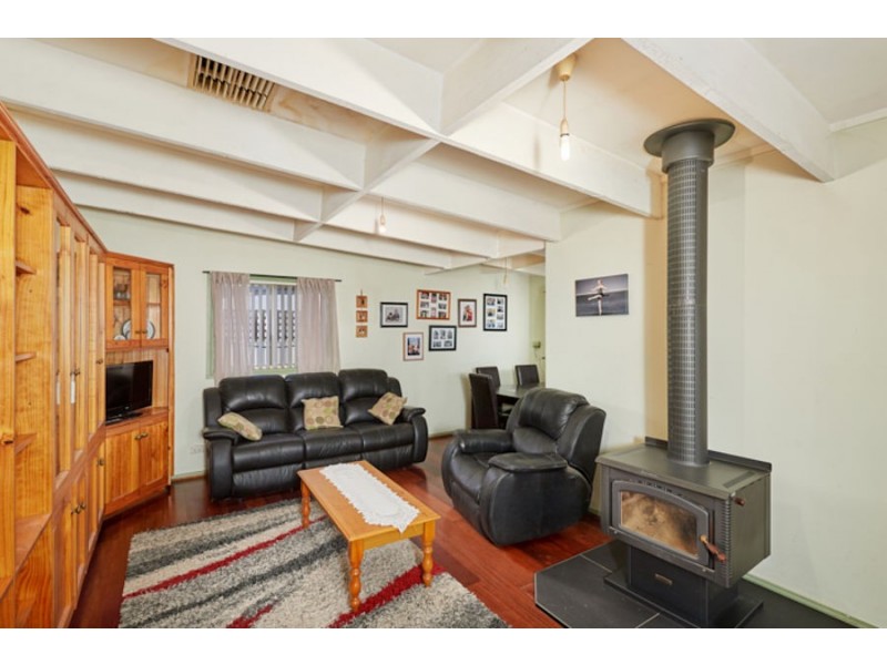19 SPOONER AVENUE, Mount Austin NSW 2650