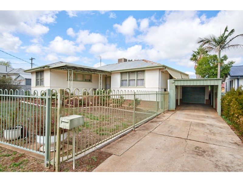 19 SPOONER AVENUE, Mount Austin NSW 2650