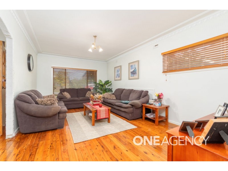 13 COCHRANE STREET, Kooringal NSW 2650
